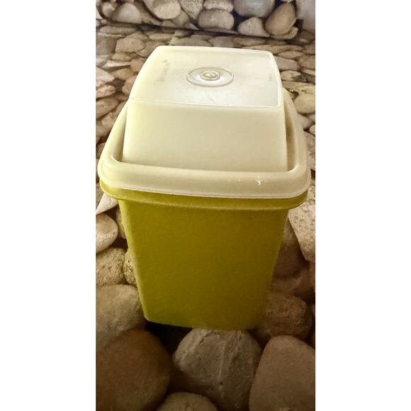 Tupperware Pickle Keeper - Picture 5 of 9